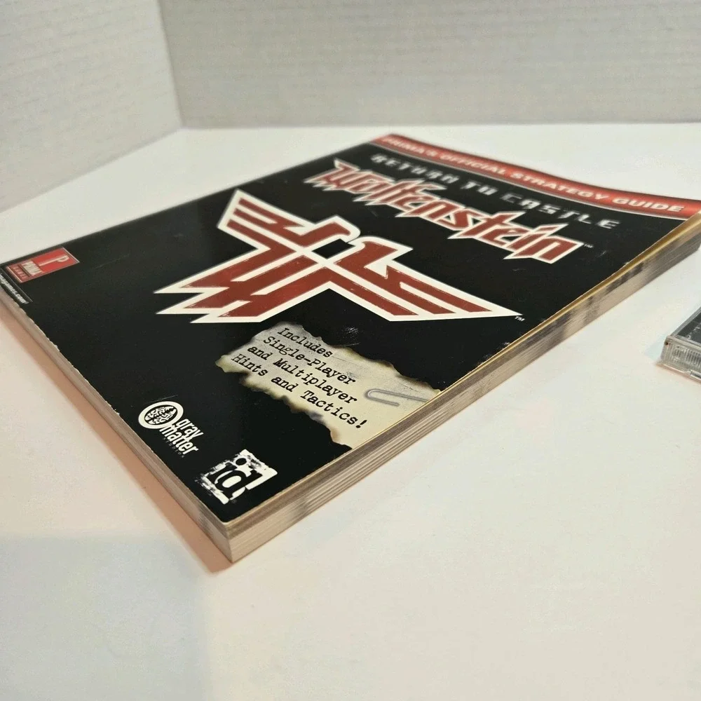Return to Castle Wolfenstein 2001 CD Manual PC‎ Game Disc Box & Strategy Guide